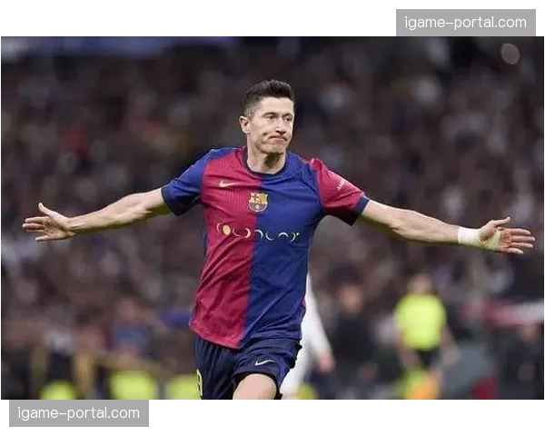 莱万左腿股二头肌撕裂，预计将伤缺三周