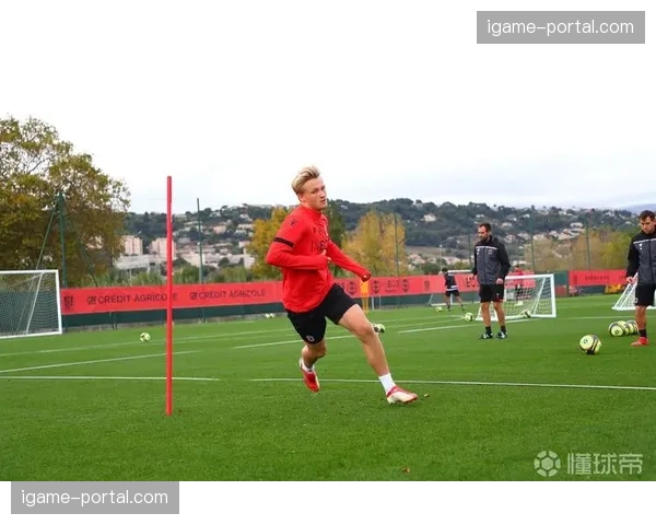 里尔公布对阵尼斯大名单，核心中场伤愈复出