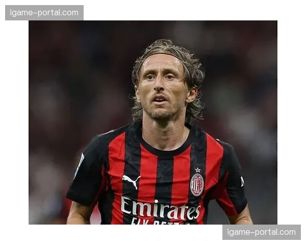 老将莫德里奇接受BBC采访,谈及皇马中场新老交替与战术角色转变